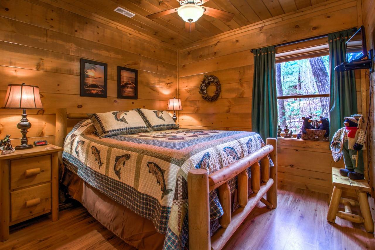 Two Bears Cabin แวร์แวลเลย์ ภายนอก รูปภาพ